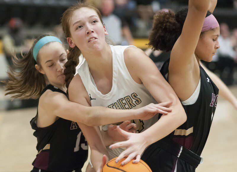 Stonewall girls win back-to-back games